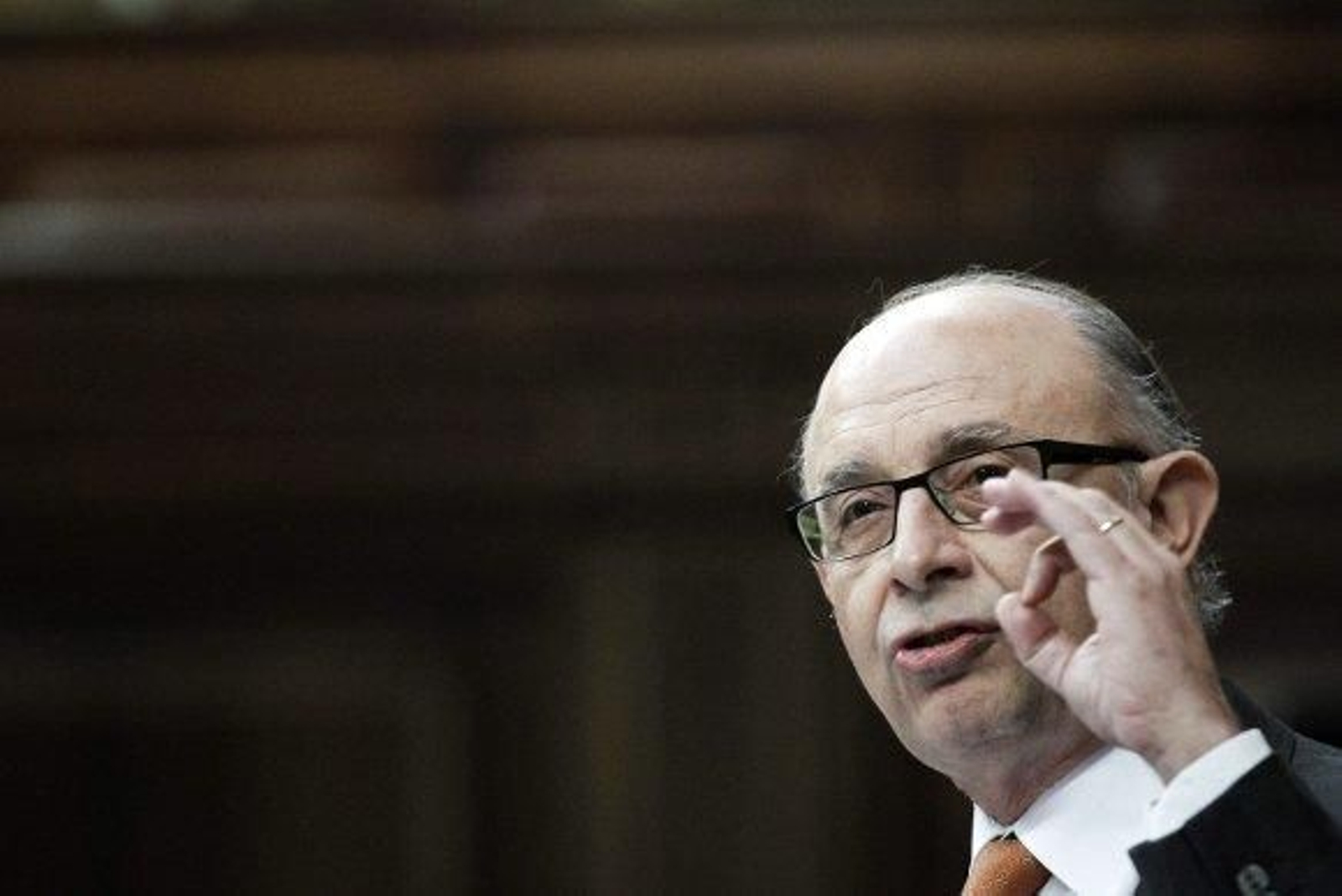 Montoro asegura que España dirá "definitivamente adiós" a la crisis en 2014