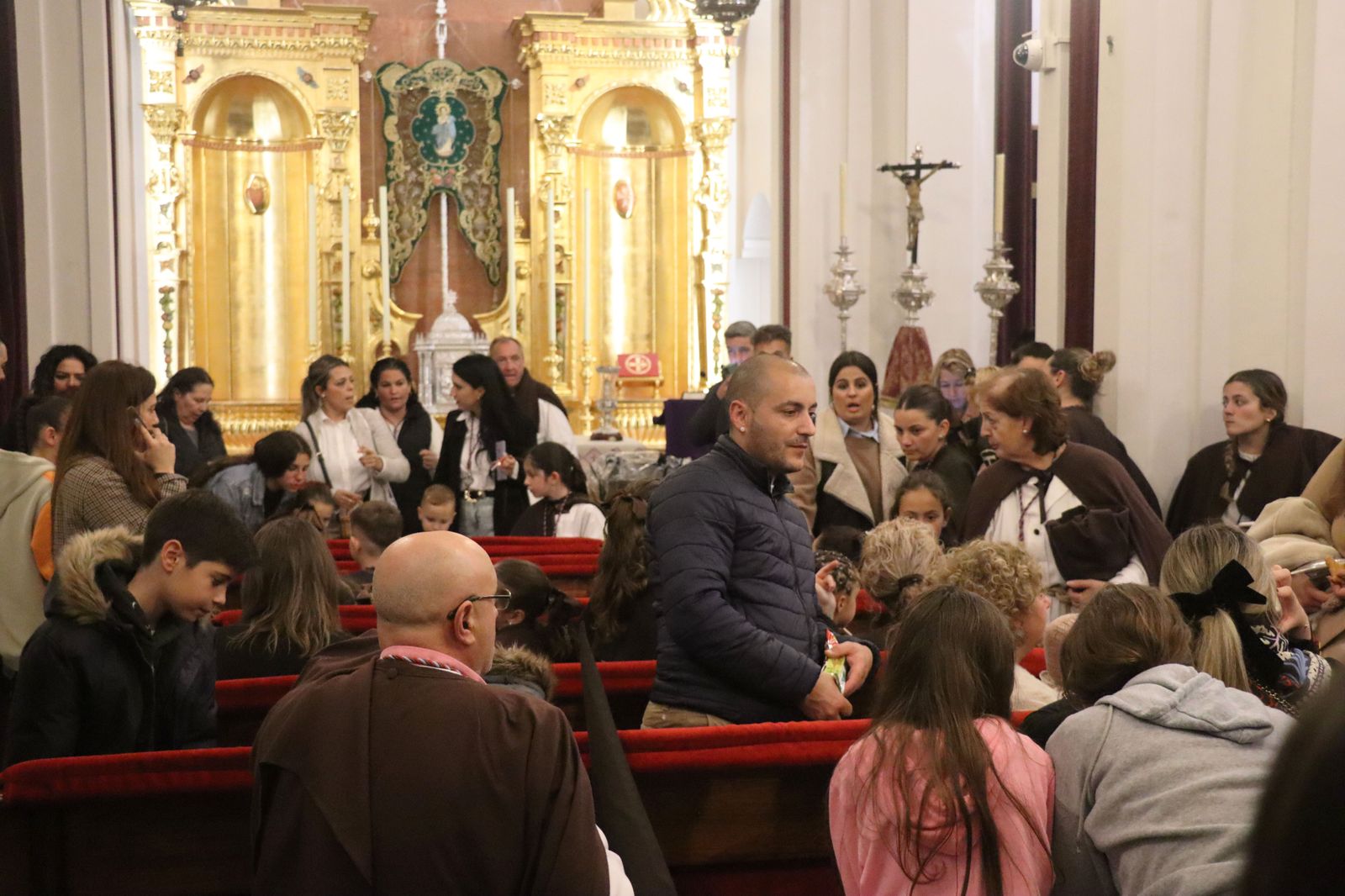 Las mejores imágenes del Martes Santo en Huelva: La Hermandad de La Sentencia