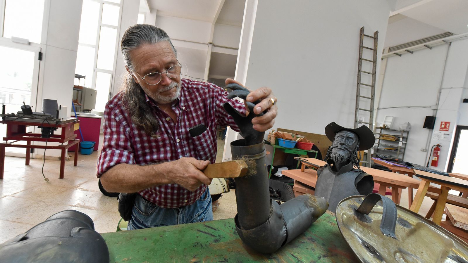 Las fotos de la restauración del Quijote de la Escuela de Arte de Algeciras