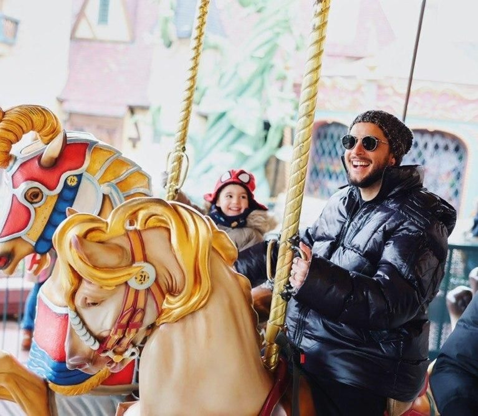 El entrañable viaje familiar de Manuel Carrasco a Disneyland Paris