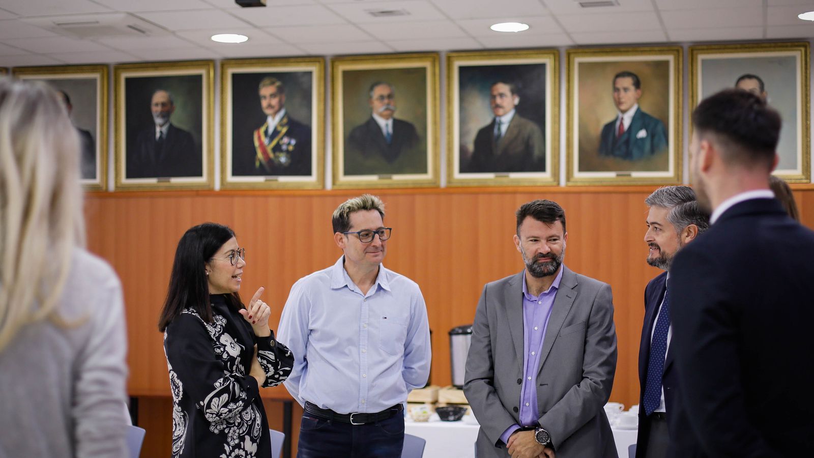 Directivos asistentes a la ponencia.