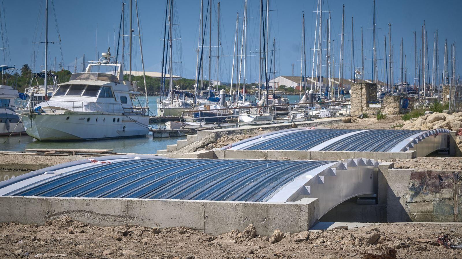 Dos estructuras se ubican delante del Vapor para completar la pasarela que rodeará este espacio.
