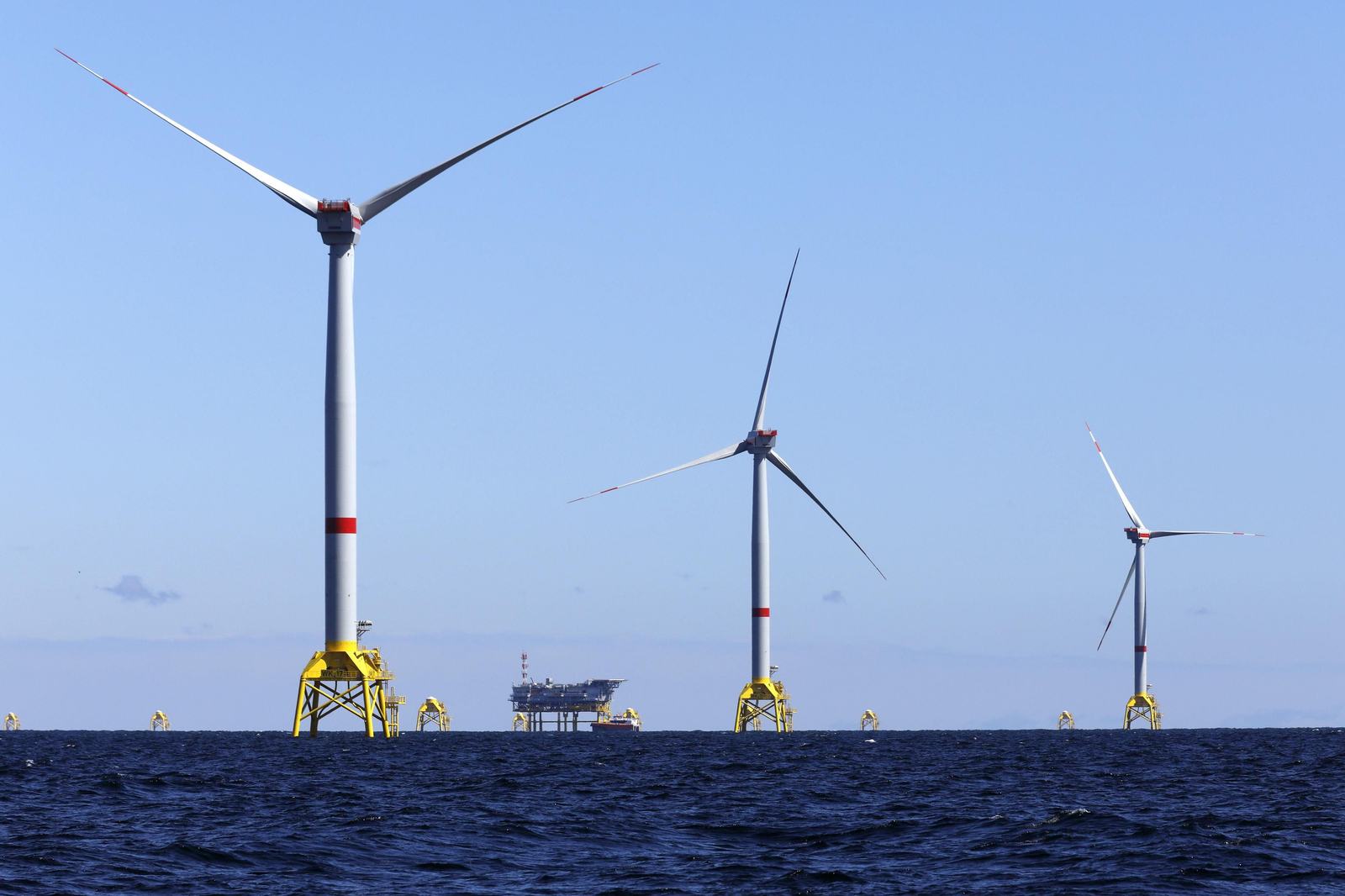 Puerto Real, presente en la estación eólico marina Wikinger