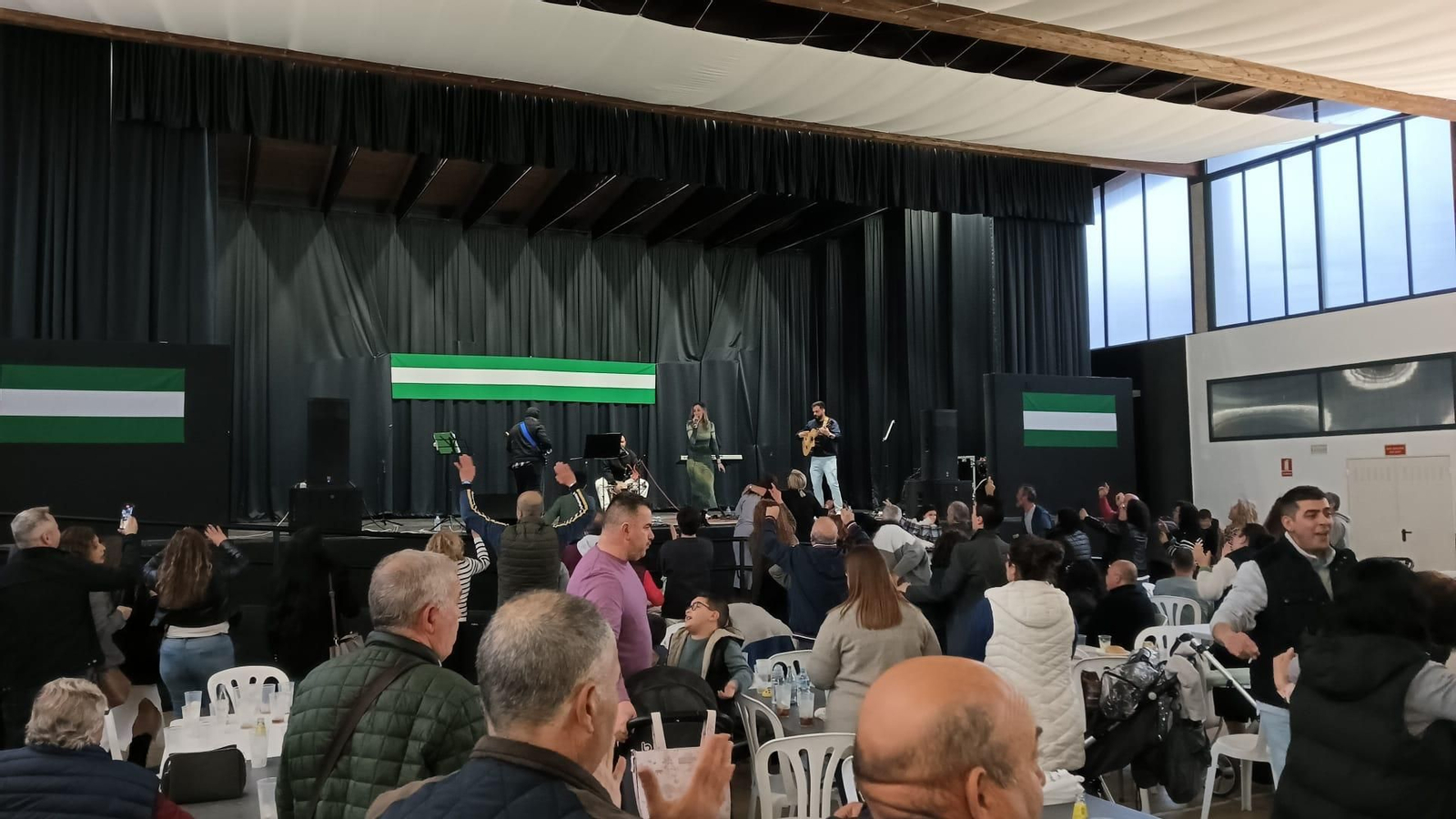 Villa del Río celebra el Día de Andalucía con el reparto de más de 2.000 cantos