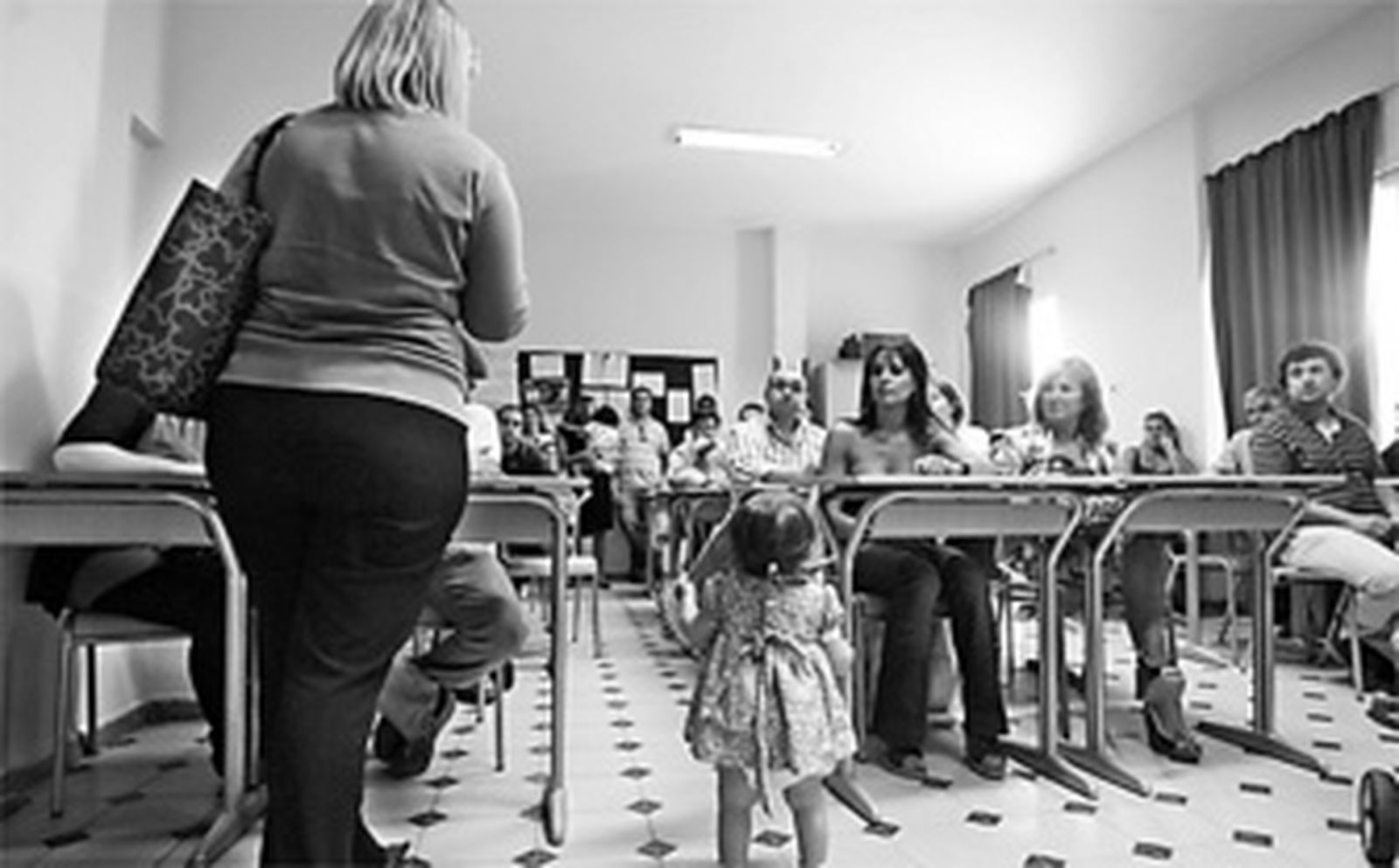 La reunión de padres se celebró en un aula de San Felipe Neri.