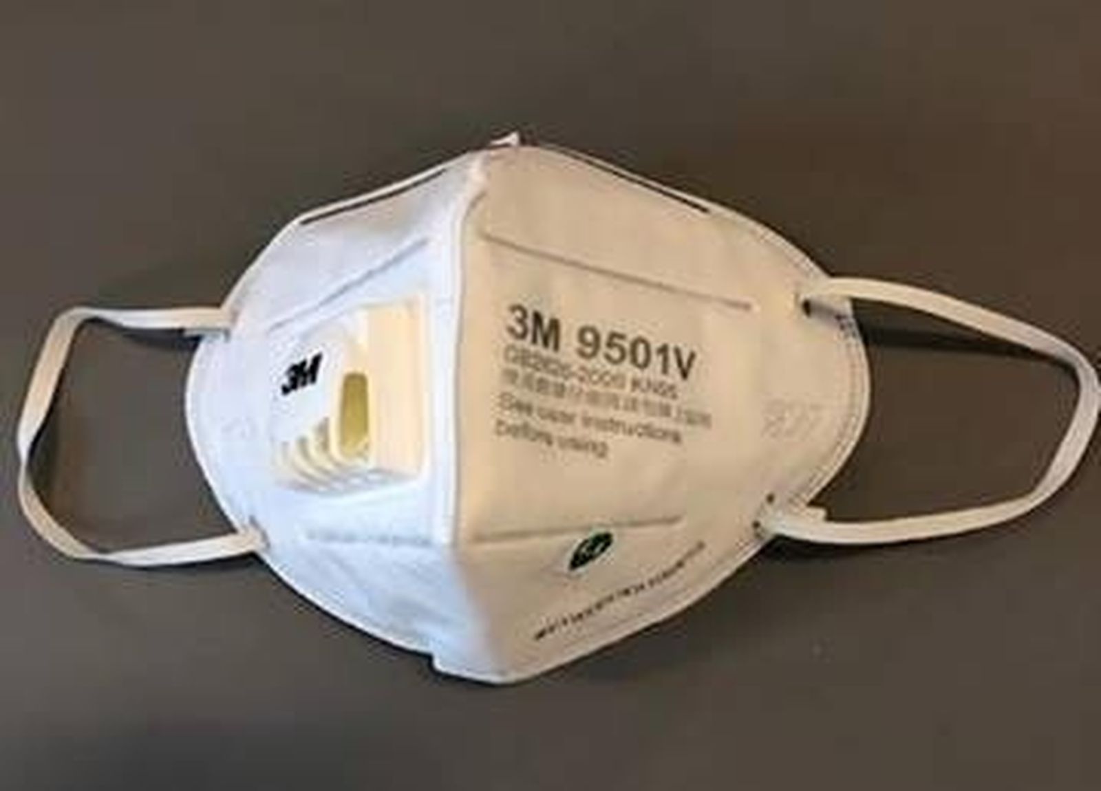 Una de las mascarillas falsificadas denunciadas por la OCU.