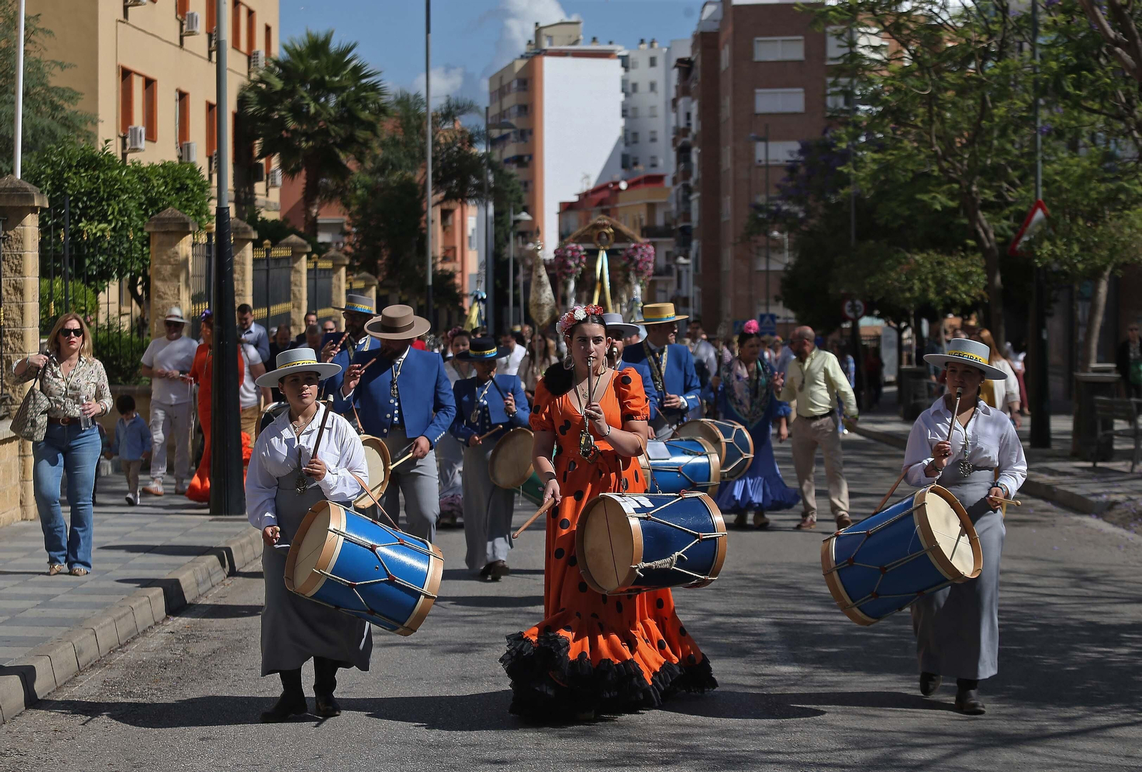 El comienzo de la peregrinación de la Hermandad del Rocío de Algeciras, en imágenes