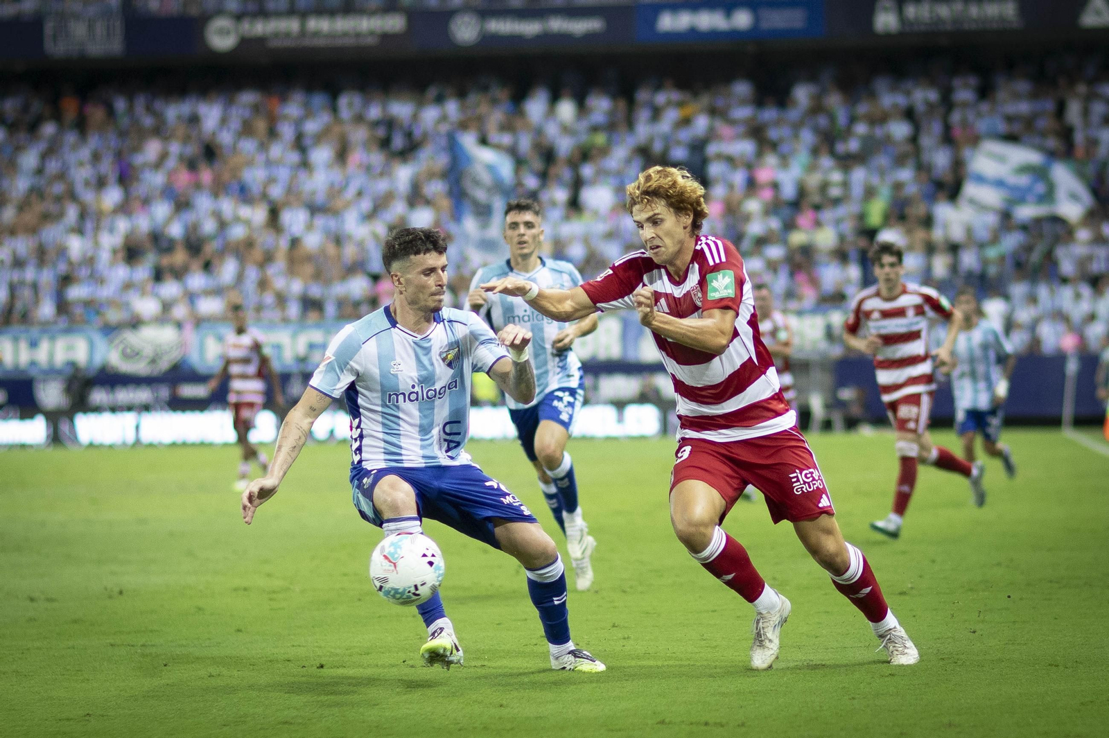 Ataque del Granada en el partido ante el Málaga