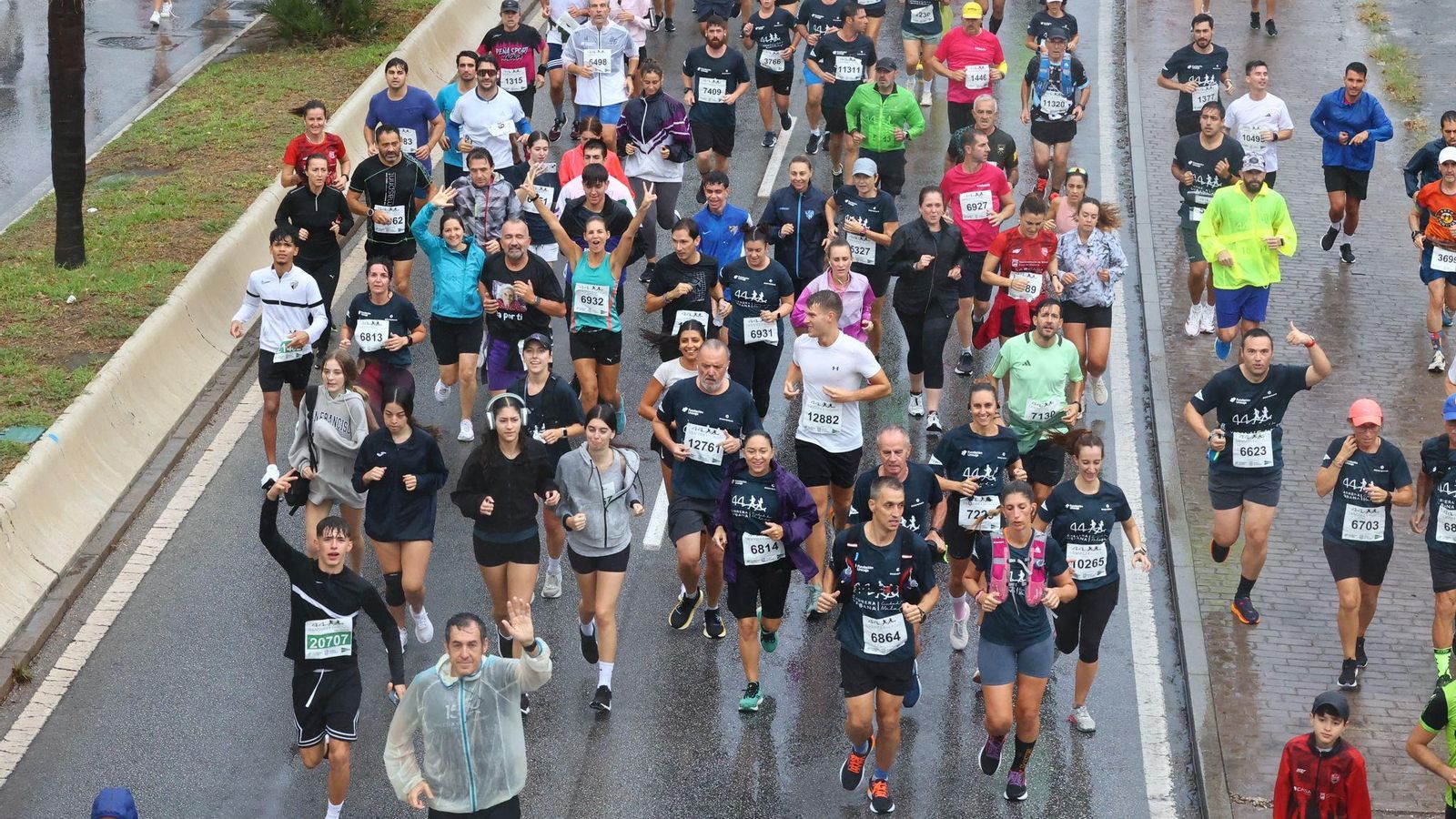 Búscate en las fotos de la Carrera Urbana Ciudad de Málaga 2024