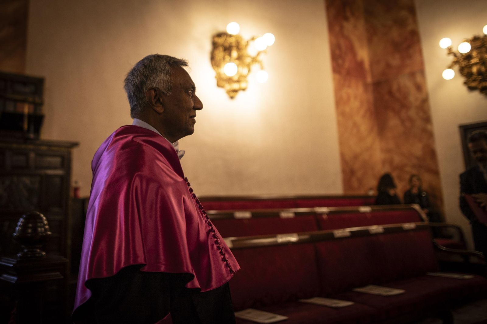Así se ha convertido Saman Warnakulasuriya en Doctor Honoris Causa por la Universidad de Granada