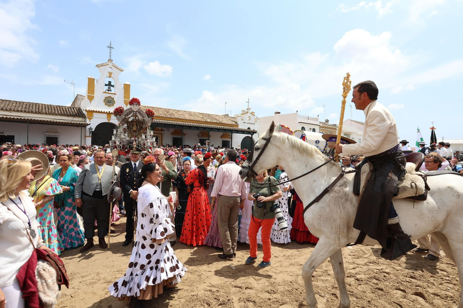 La Hermandad del Rocío de Jerez se presenta ante la Virgen