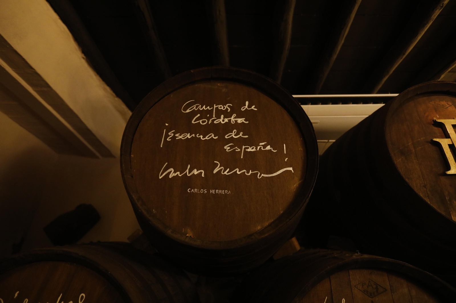 En fotos, visitamos el restaurante de Córdoba con más autógrafos de famosos