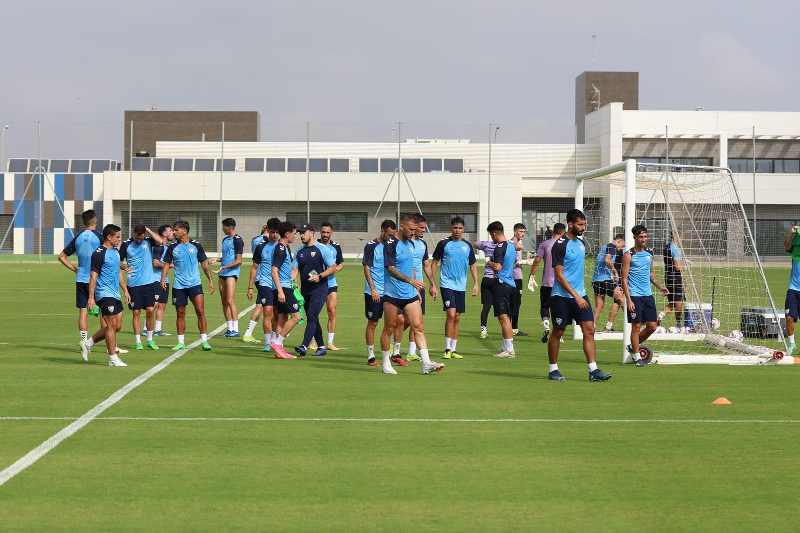 El primer entrenamiento de la semana del Málaga CF, en fotos