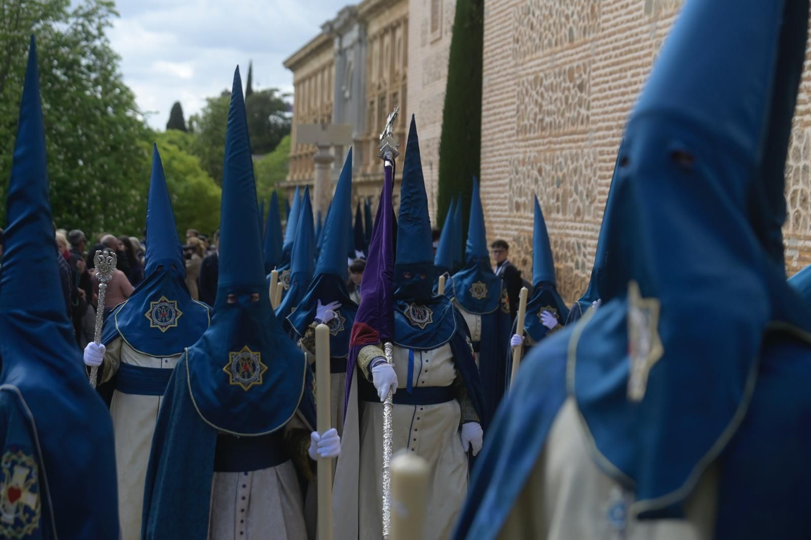 Las mejores fotografías de la salida de la Hermandad de la Alhambra 2025