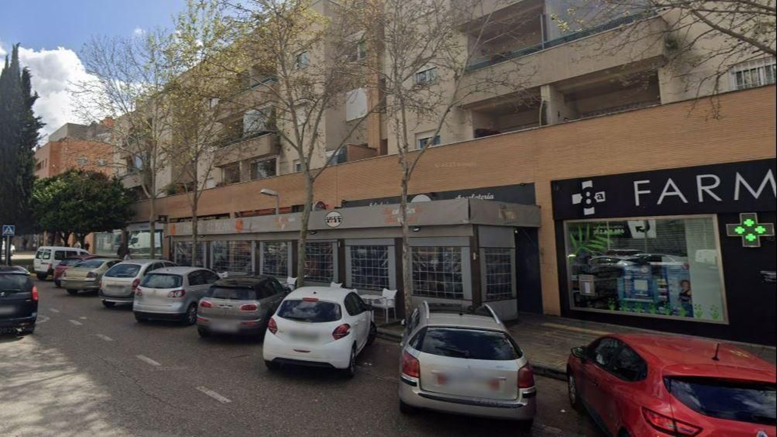 El acoso comenzó en la cafetería donde la víctima trabajaba como camarera.