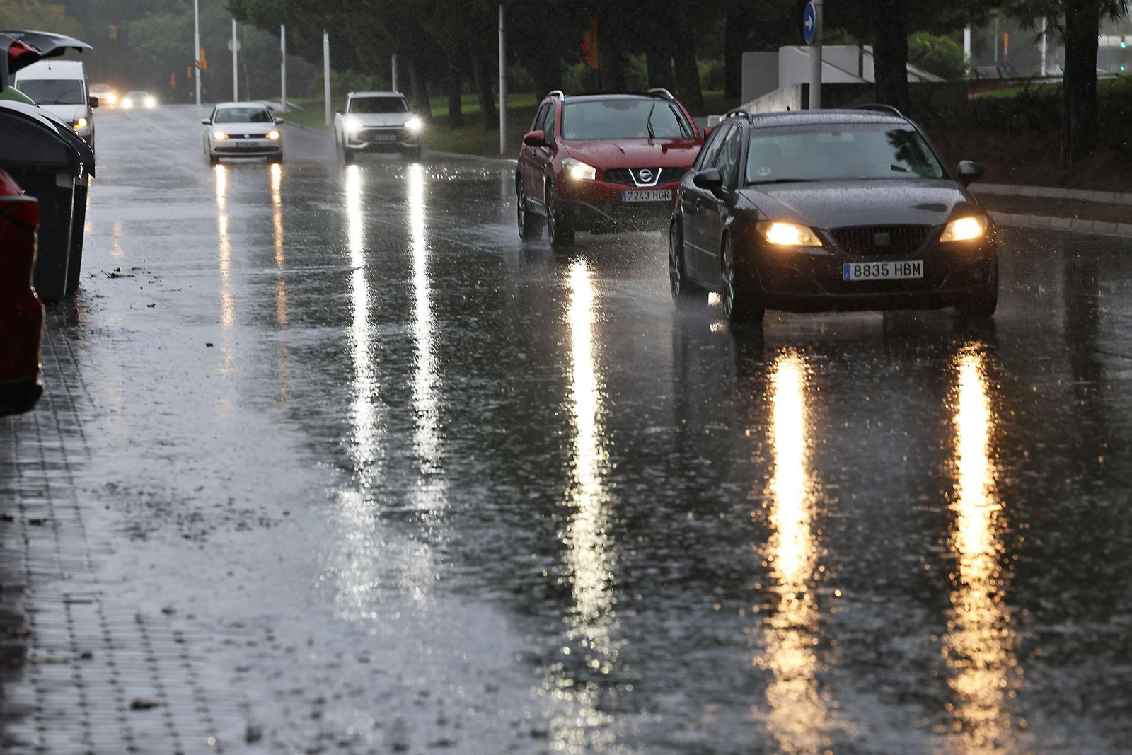 Imágenes de la lluviosa mañana de sábado en Huelva