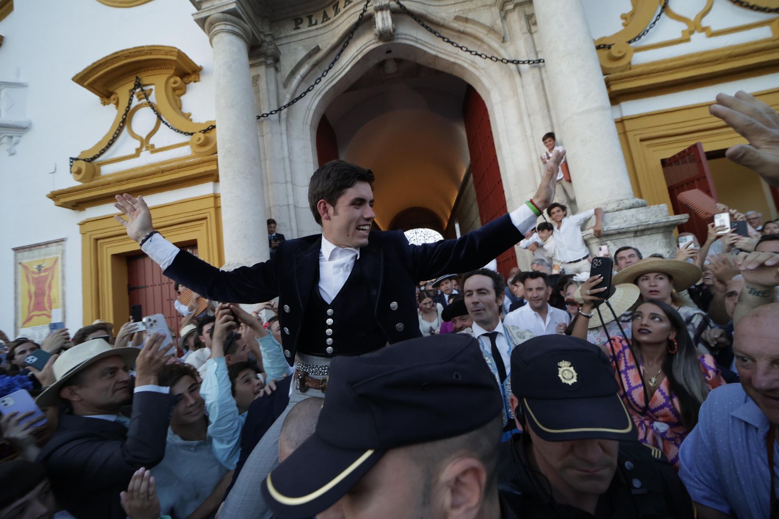 Imágenes de la corrida de rejones en la Maestranza de Sevilla