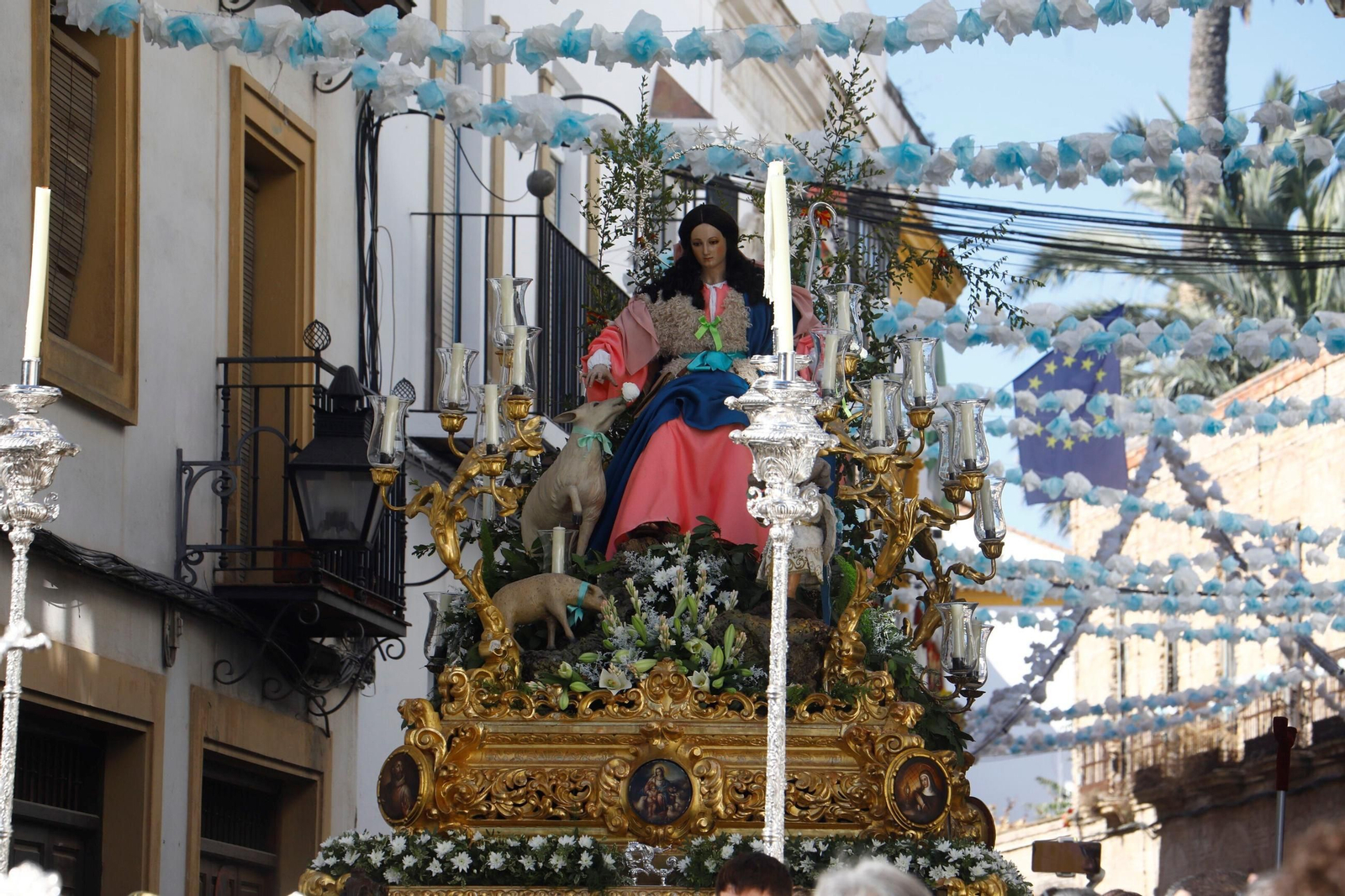Las mejores fotos del traslado de la Divina Pastora de Córdoba