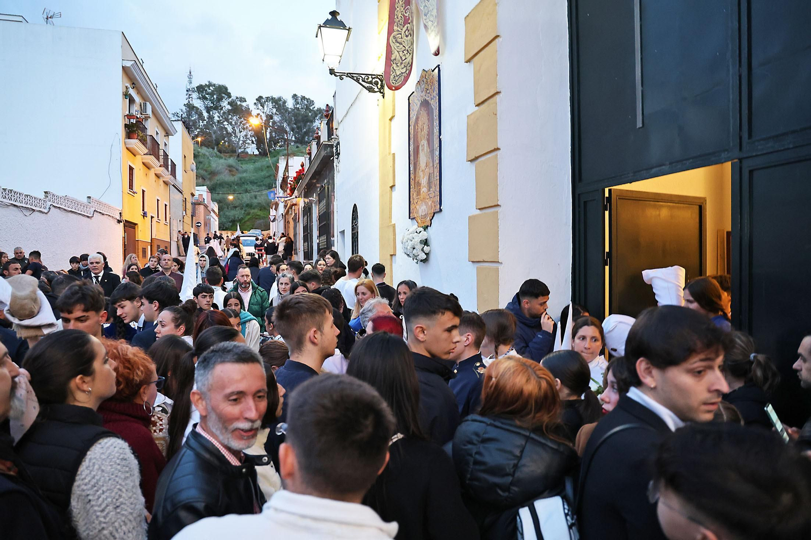 Las mejores imágenes del Martes Santo en Huelva: La Hermandad de La Lanzada
