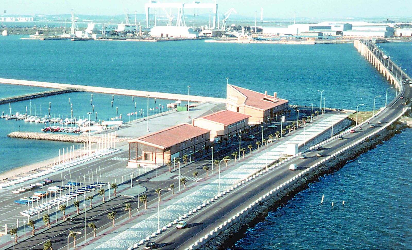 Vista aérea de las instalaciones deportivas del centro náutico Elcano