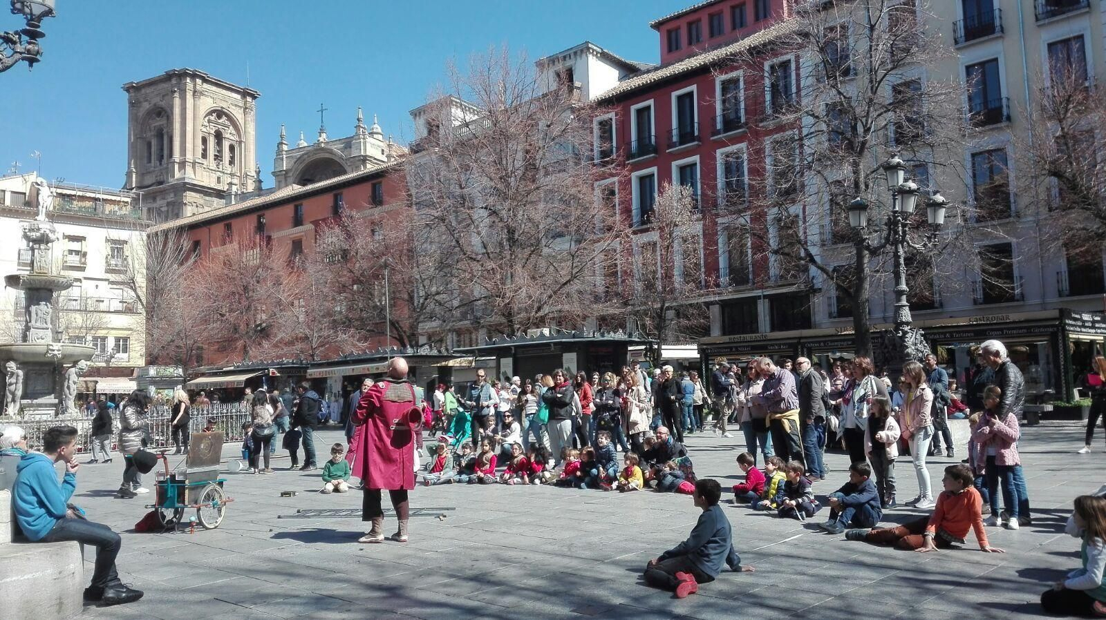 El turista nacional de 'última hora' tiene a Granada entre sus destinos favoritos.