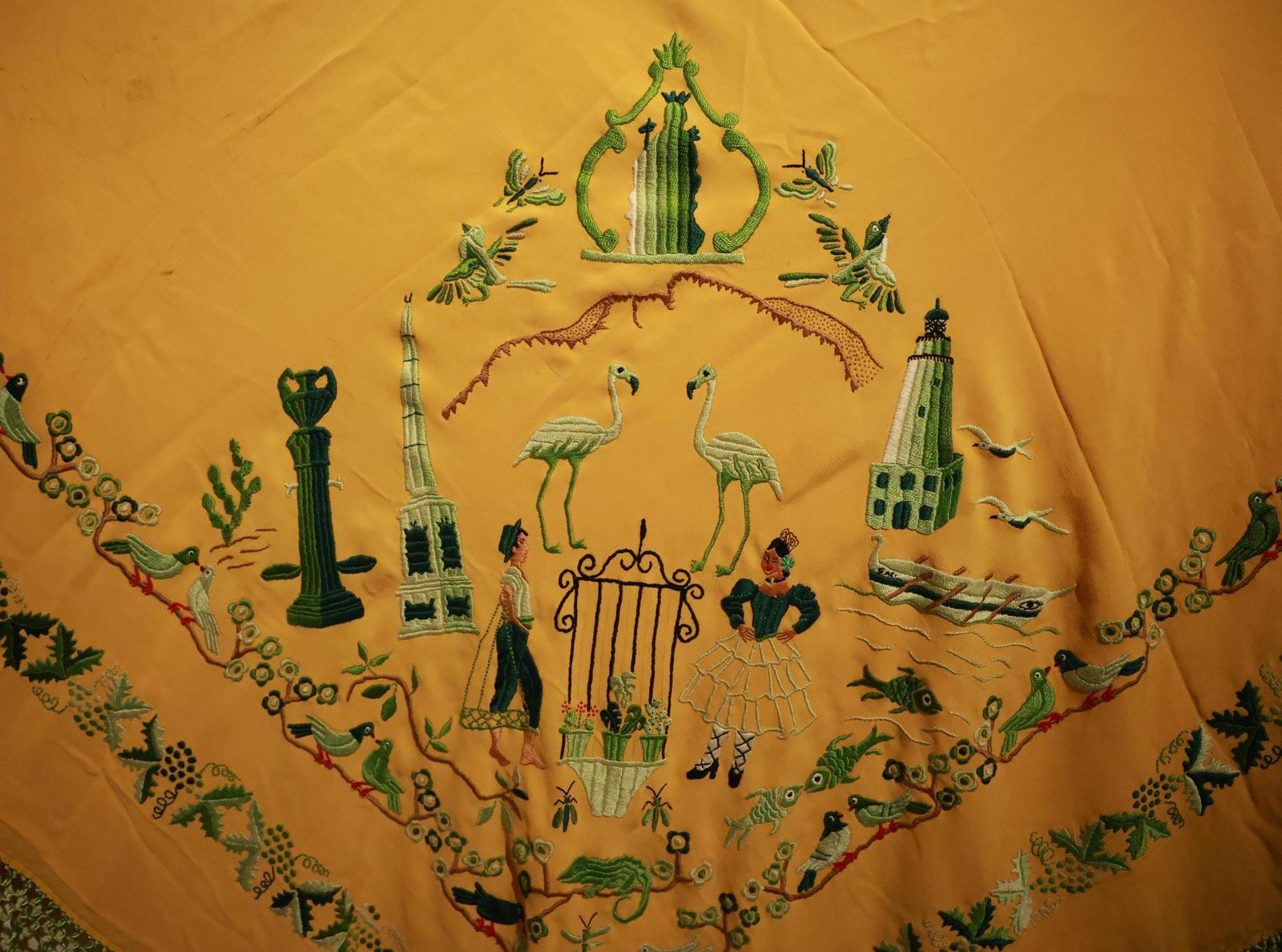 La nueva exposición de Mantones de Manila de la colección Perraut, en imágenes