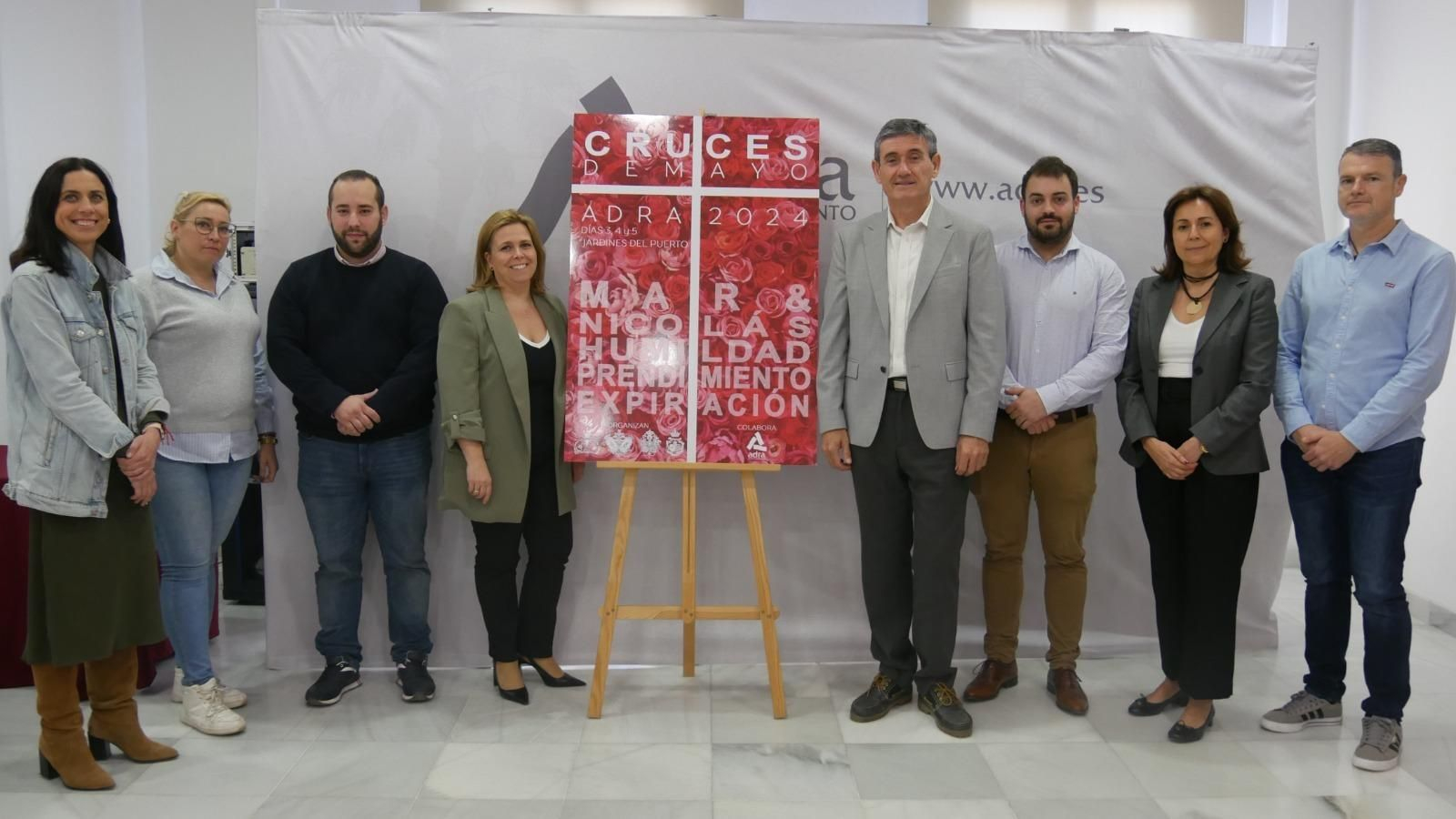 Presentación del cartel de las cruces.