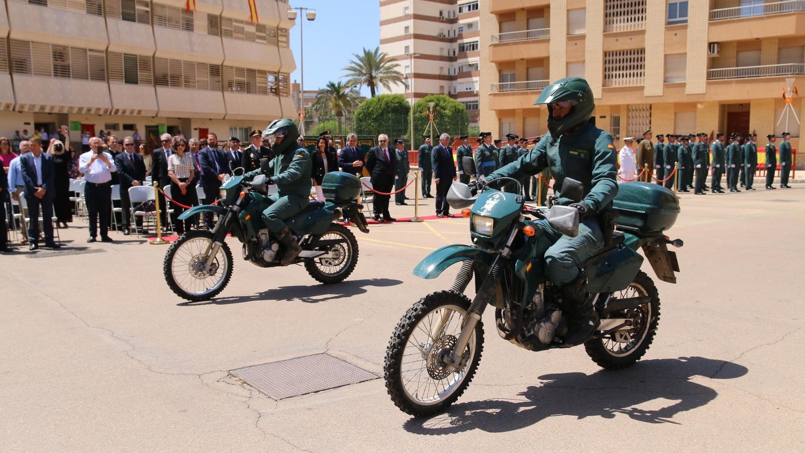 El acto se ha cerrado con un desfile de la Compañía de Honores.