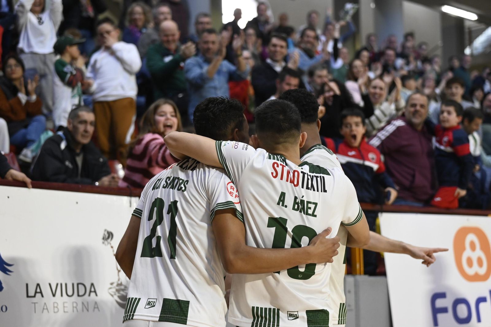 Las mejores fotos del ambiente en Vista Alegre para el Córdoba Futsal - Ribera Navarra