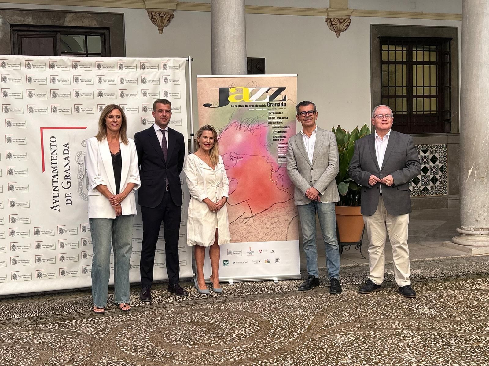 La presentación del Festival de Jazz se ha celebrado en el Patio del Ayuntamiento este viernes.