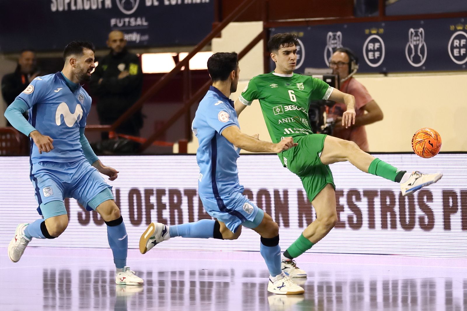 El BeSoccer UMA Antequera - Movistar Inter de la Supercopa, en fotos