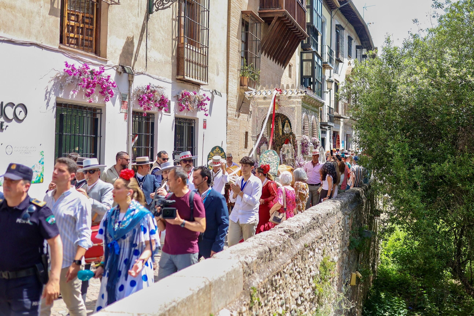 Salida Hermandad Filial Rocío de Granada, Mayo 2025.jpg Salida Hermandad Filial Rocío de Granada, Mayo 2025.jpg