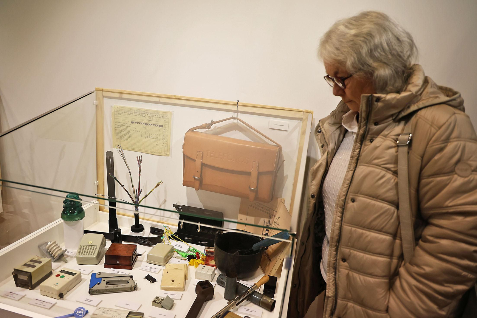 Imágenes de la inauguración de la exposición 'La Telefonía en Huelva'