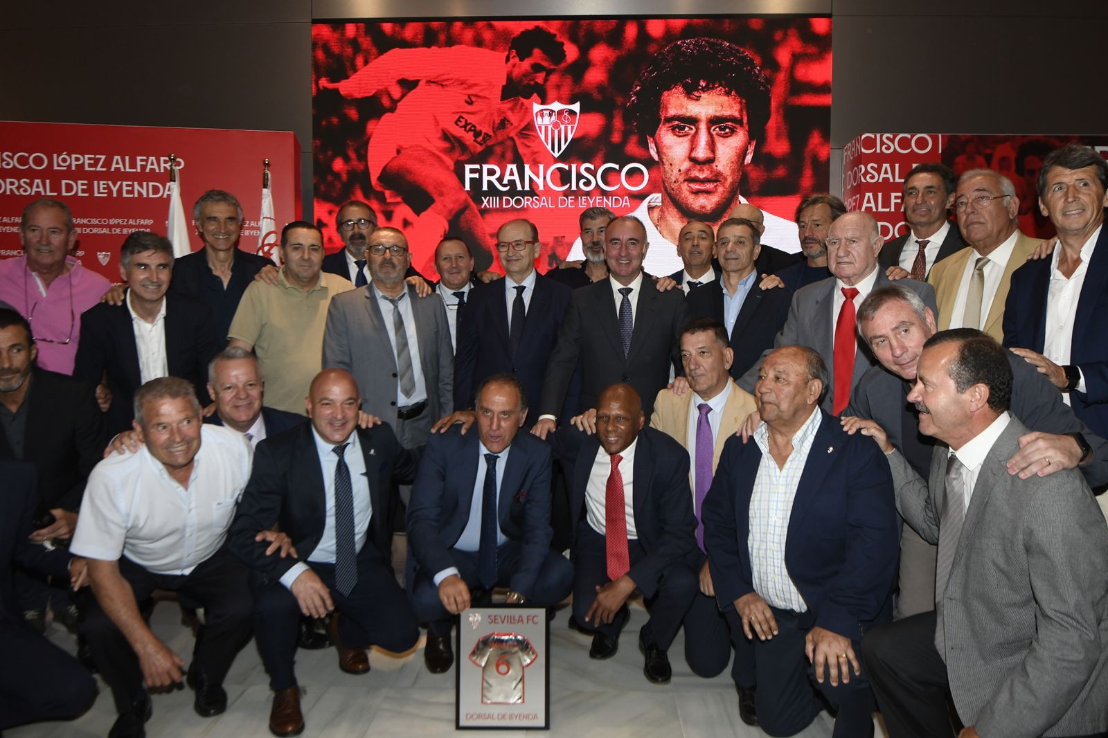 Las imágenes del Dorsal de Leyenda del Sevilla a Francisco