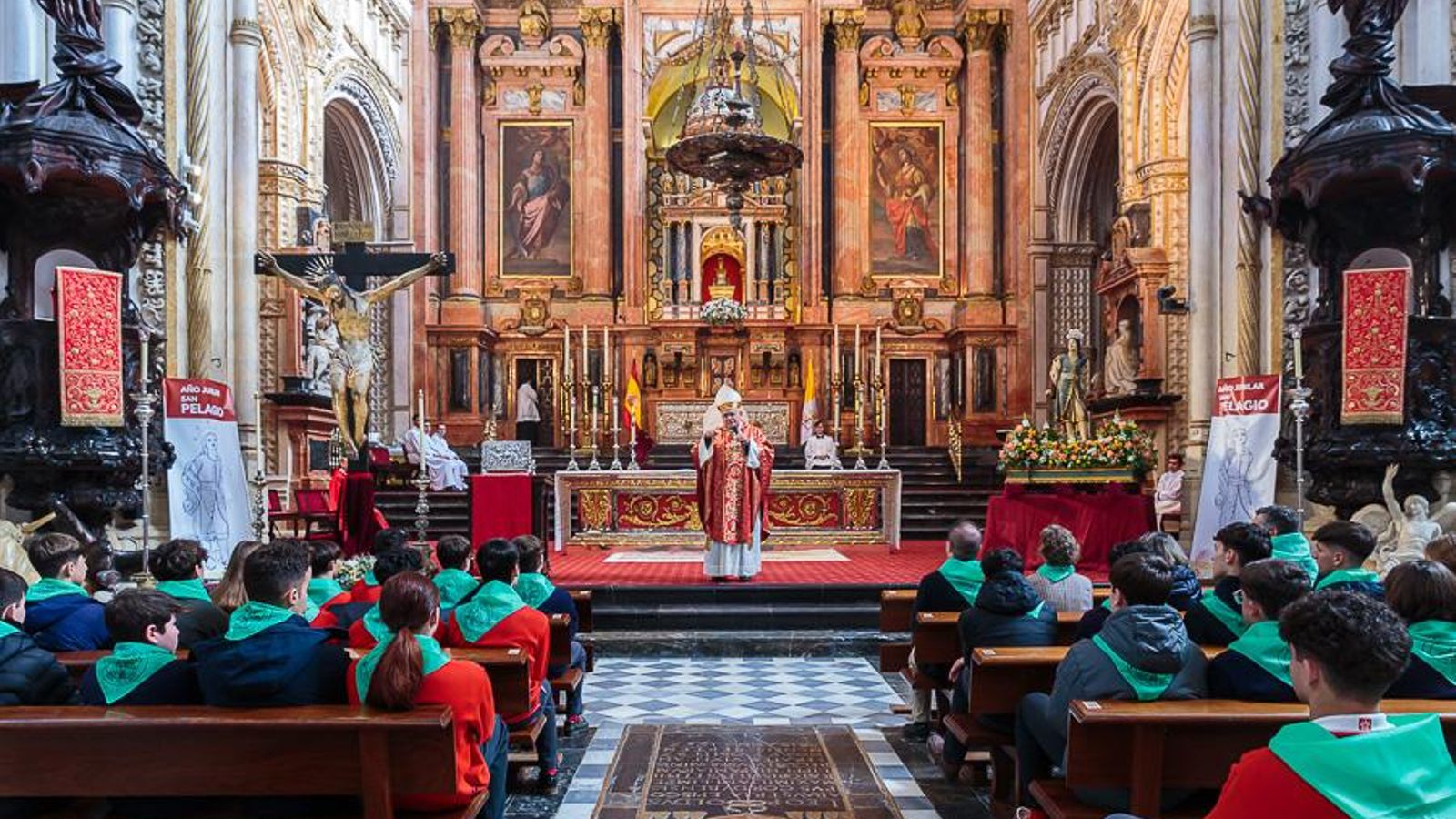 Un momento de la misa celebrada en la Catedral