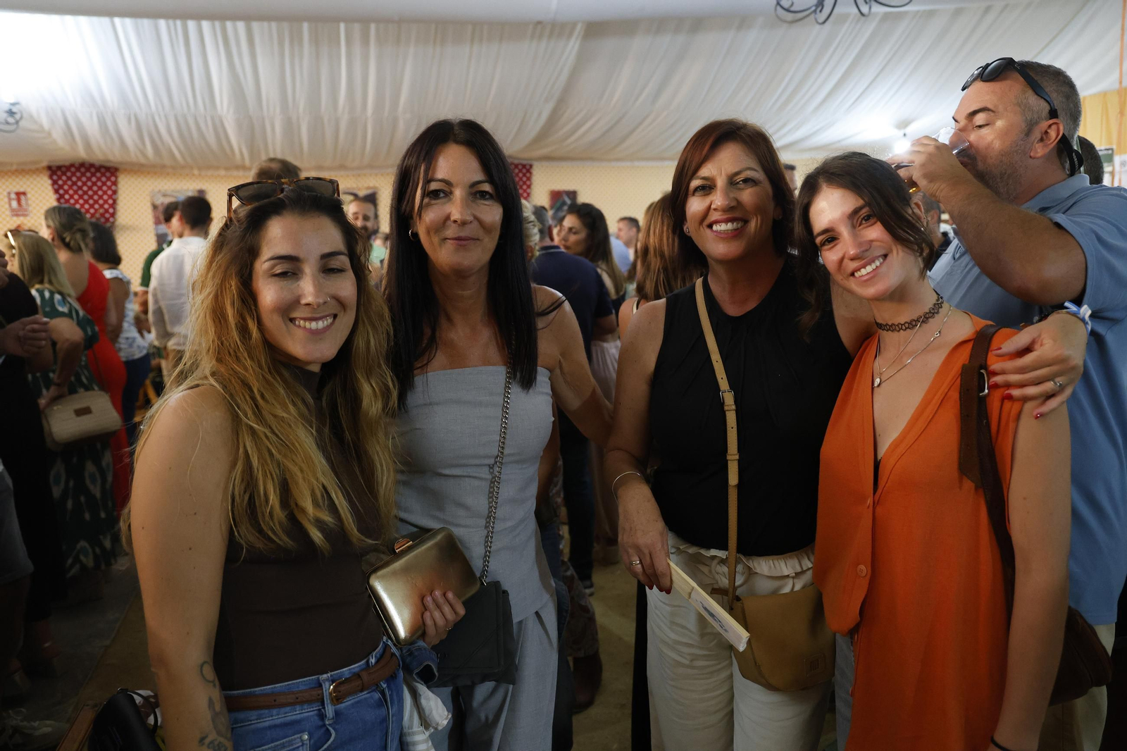 Búscate en las fotos del jueves en la Feria de Tarifa 2025