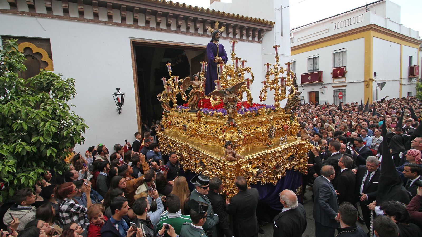 El Cautivo y sus filas de devotos. Autenticidad de la fiesta.