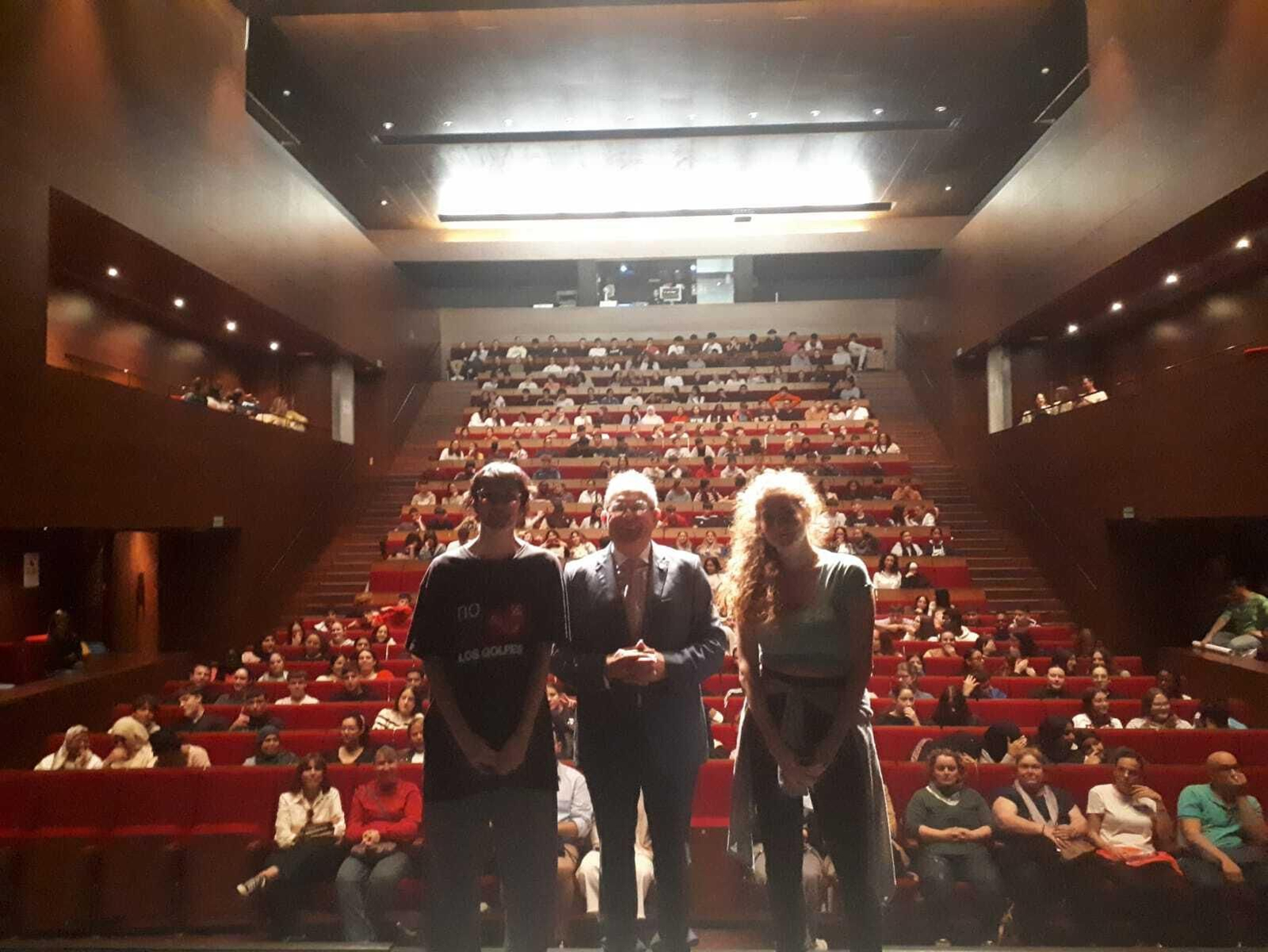El monólogo tuvo lugar en el Teatro Auditorio de Vícar.
