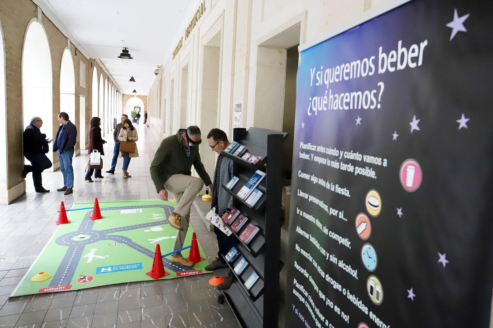 Imágenes del stand de información y sensibilización por el Día Mundial sin Alcohol