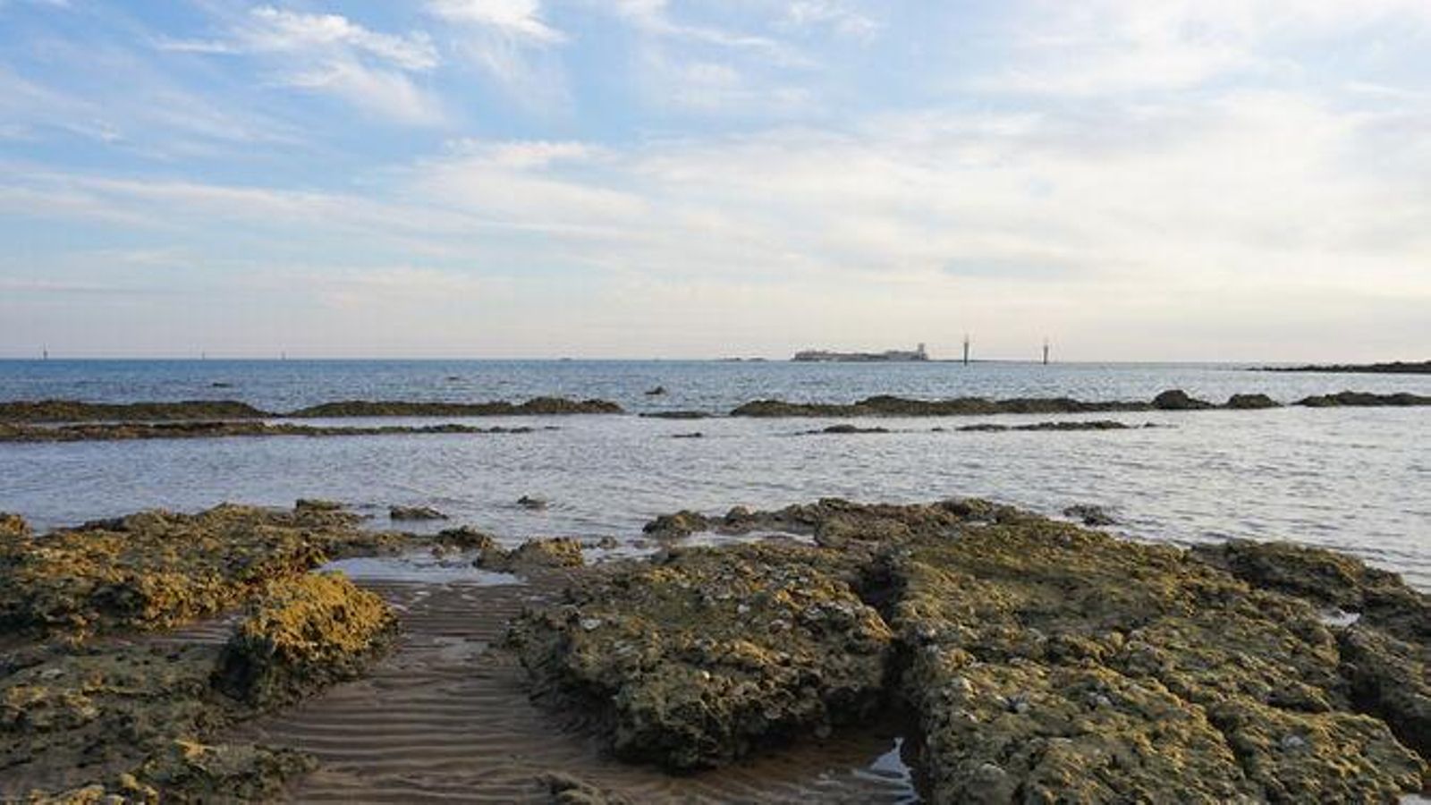 Piscinas naturales en Sancti Petri.