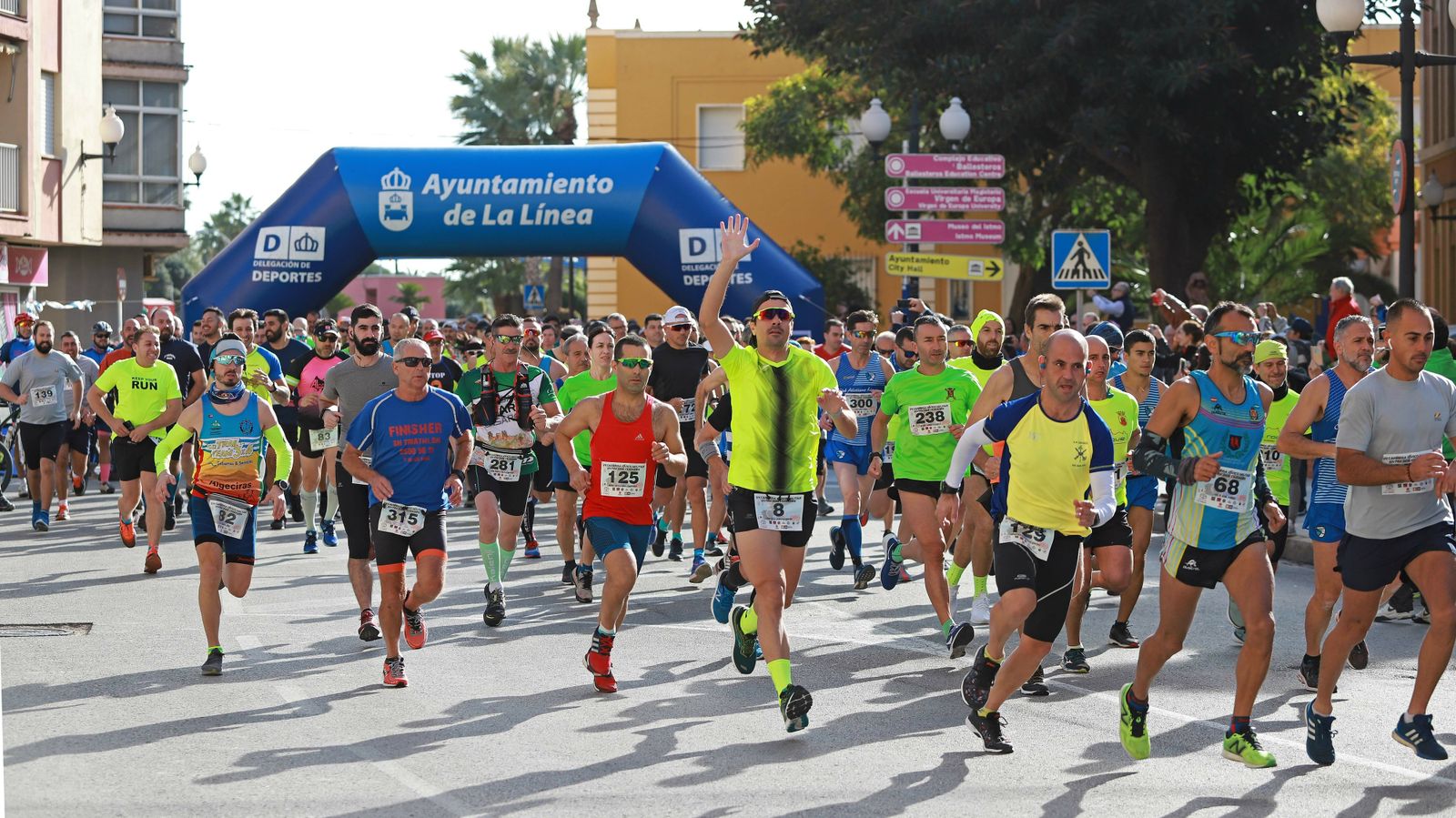 Las mejores fotos de la VIII Carrera Cívico Militar 'Entre dos ciudades'