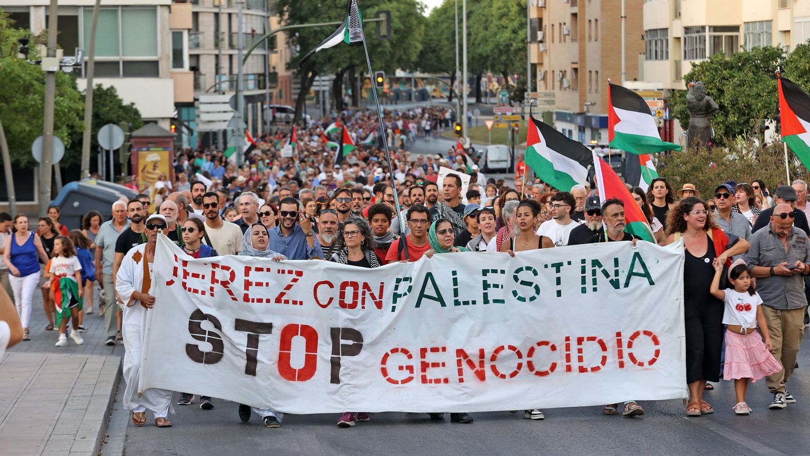 Imágenes de la manifestación 'Jerez con Palestina STOP Genocidio'