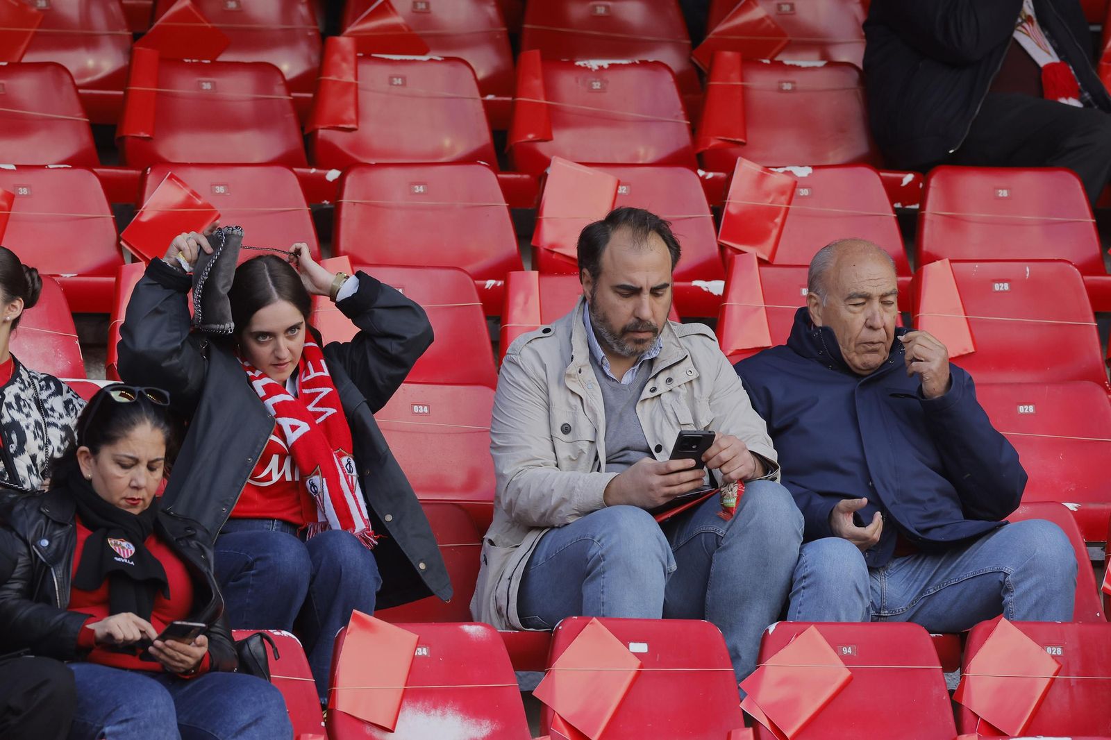 Búscate en las fotos del Sevilla -Betis