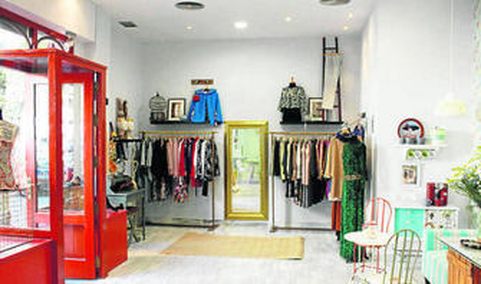 Este mismo martes se inauguraba en la calle Adriano el café costura Cose Conmigo.