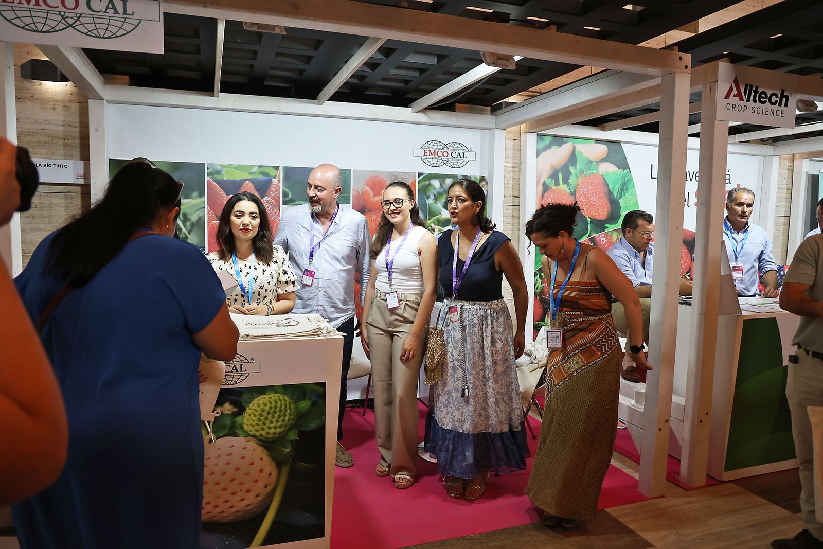 Imágenes del ambiente en el X Congreso de Frutos Rojos de Huelva