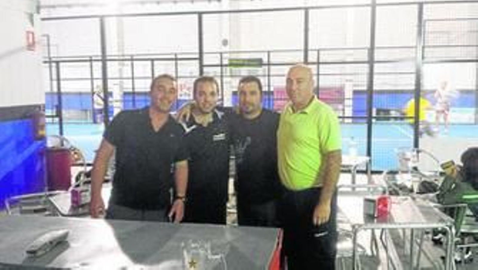 Las pistas de Isla Padel Indoor vivirán hoy y mañana una gran jornada con las finales.