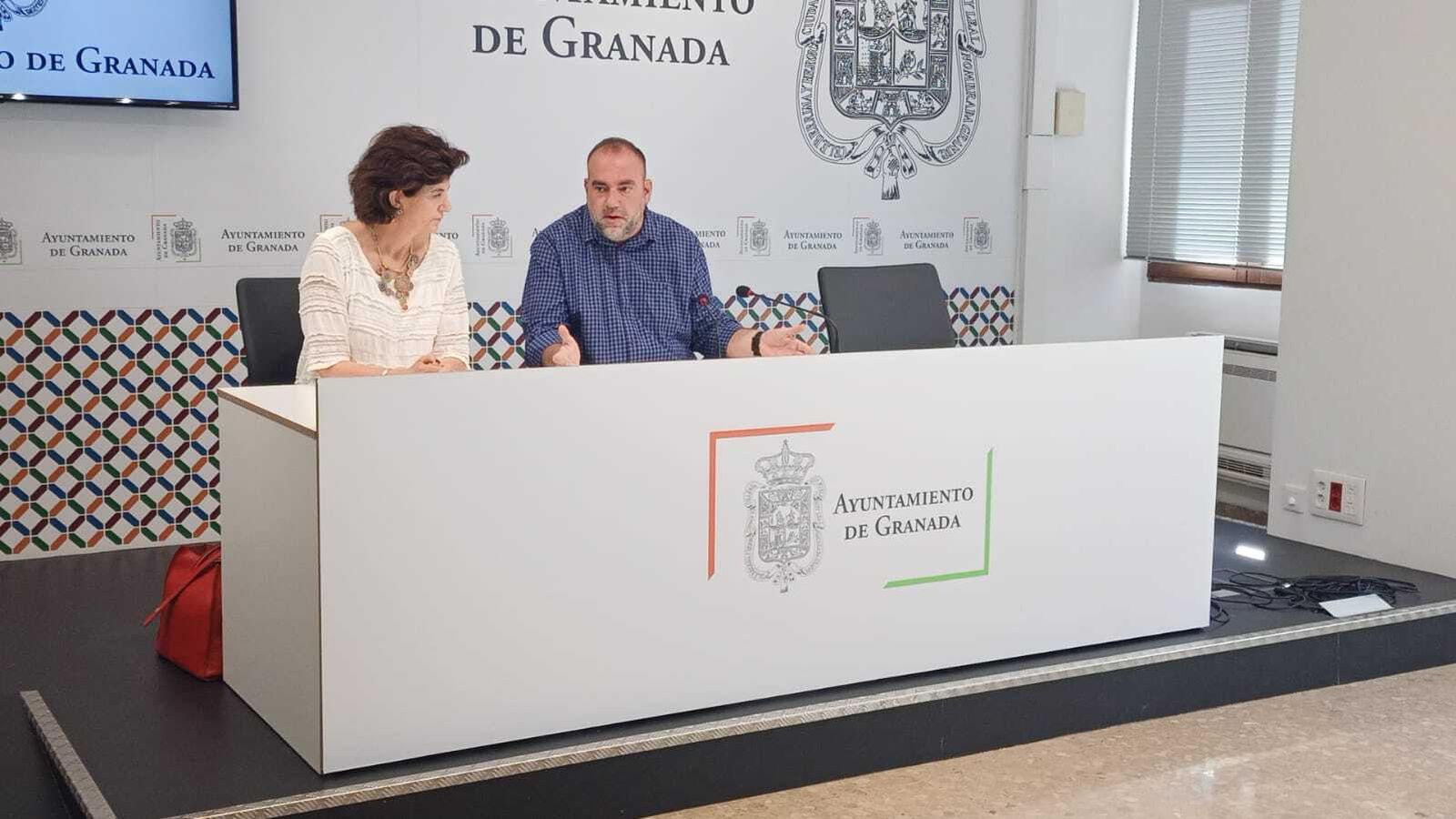 Elisa Cabrerizo y Francisco Puentedura, hoy en rueda de prensa.