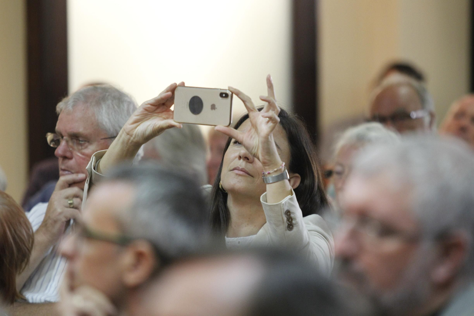 Fotogalería reunión Presidente Junta Andalucía, Juanma Moreno, con dueños viviendas irregulares del Almanzora