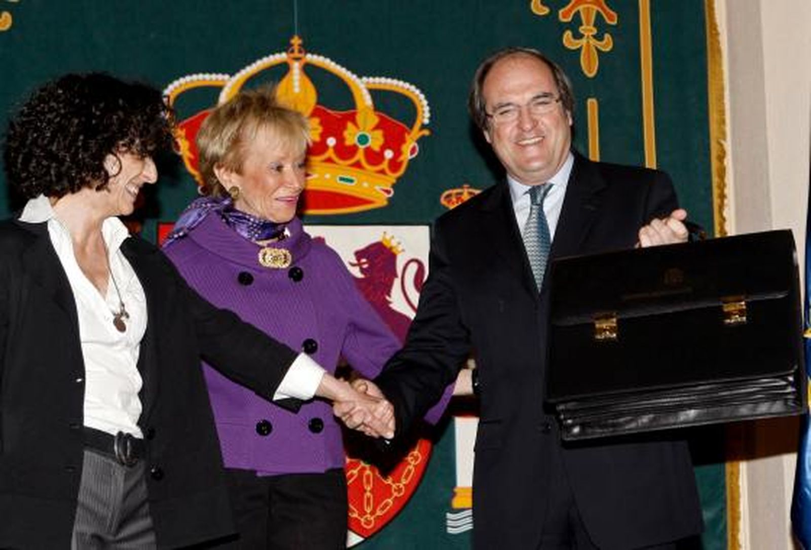 Los nuevos ministros toman posesión de sus cargos