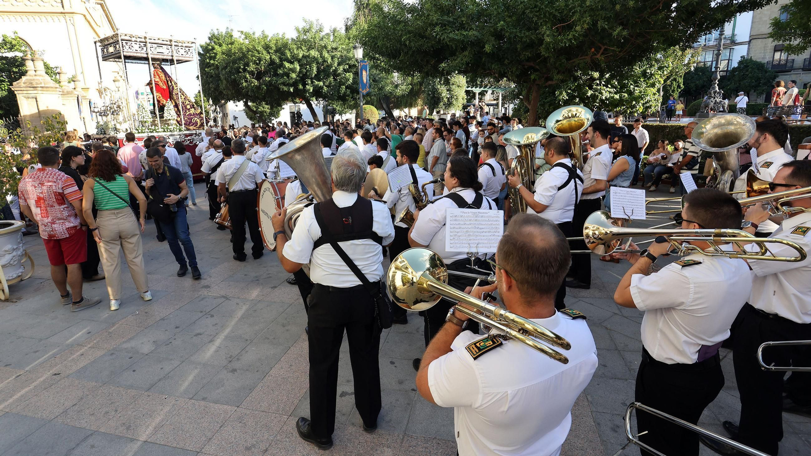 Imágenes de la procesión de María Santísima de la Trinidad por Jerez